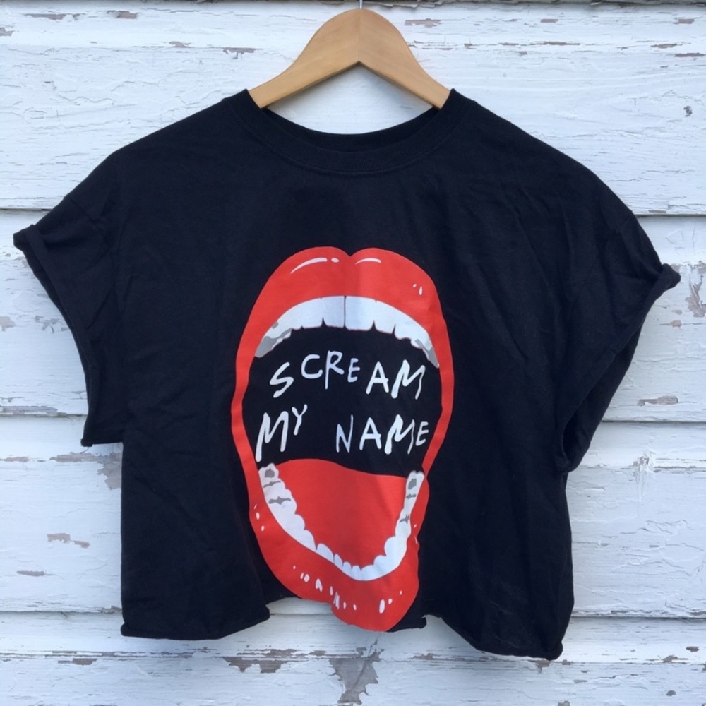 Scream my name Cropped Graphic Tee - Picture 1 of 3